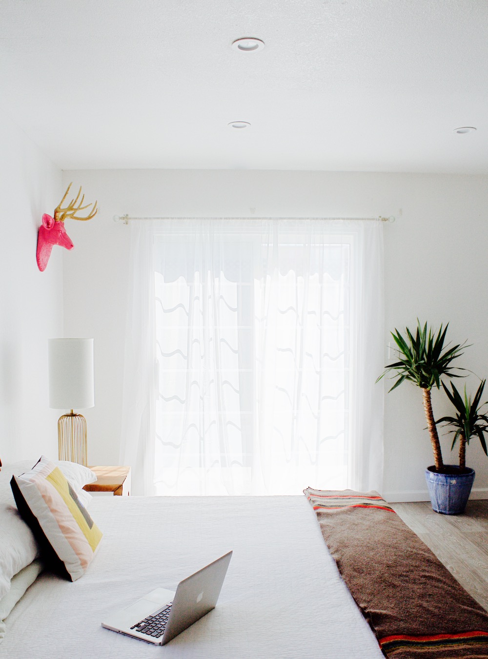 Jordan Reid's white, bright bedroom