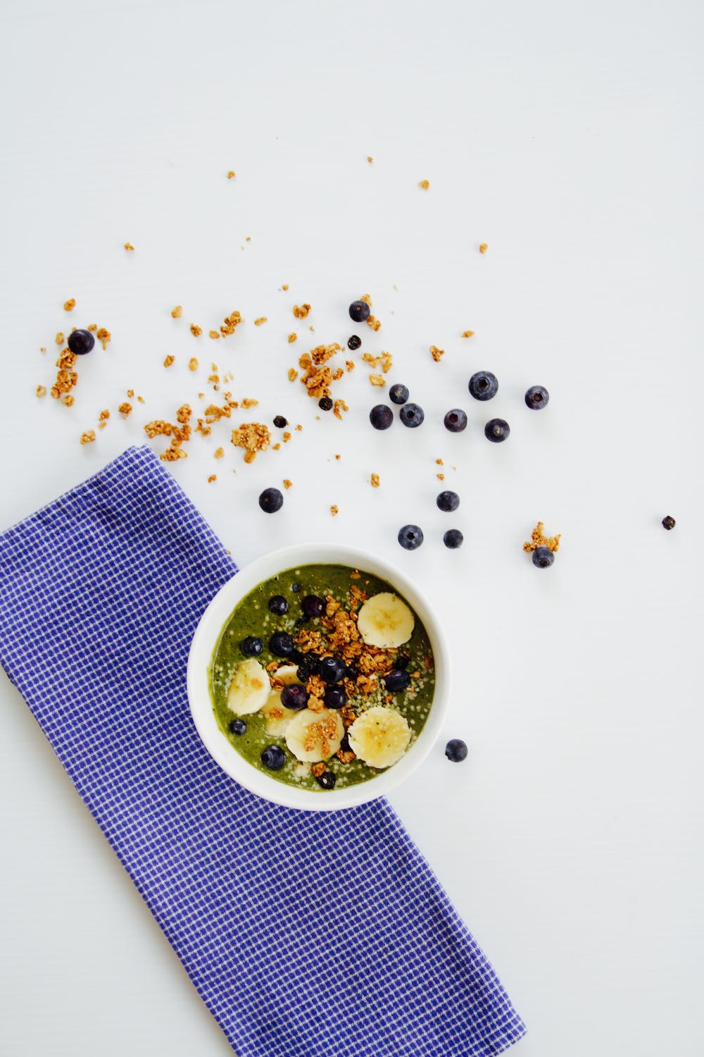 Easy acai bowl recipe with avocado, spinach and kale