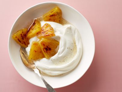 Greek yogurt with roasted pineapple and honey