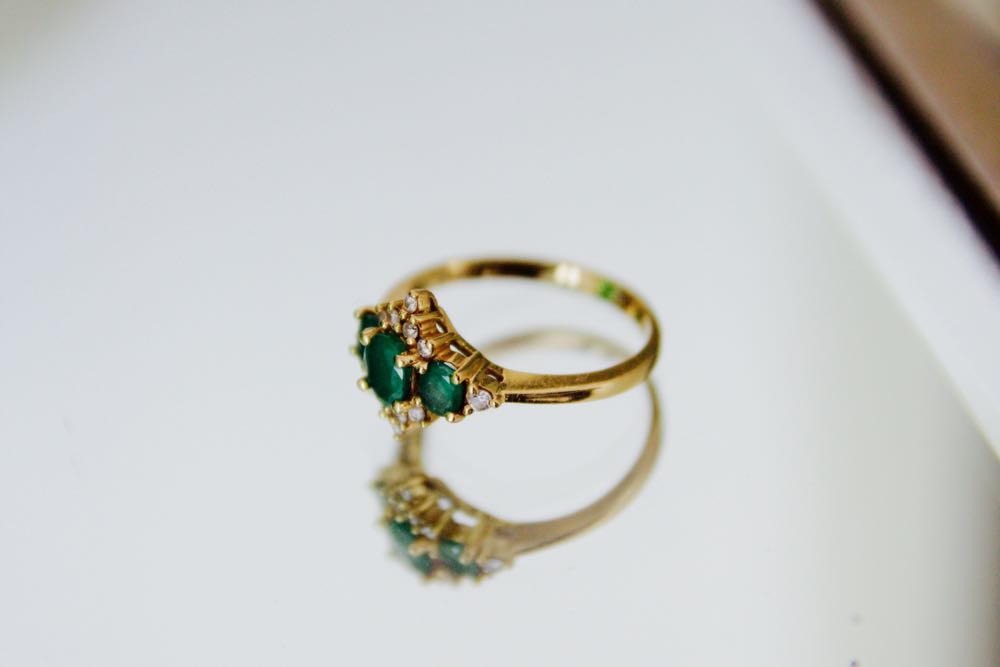 Emerald and karat gold vintage ring
