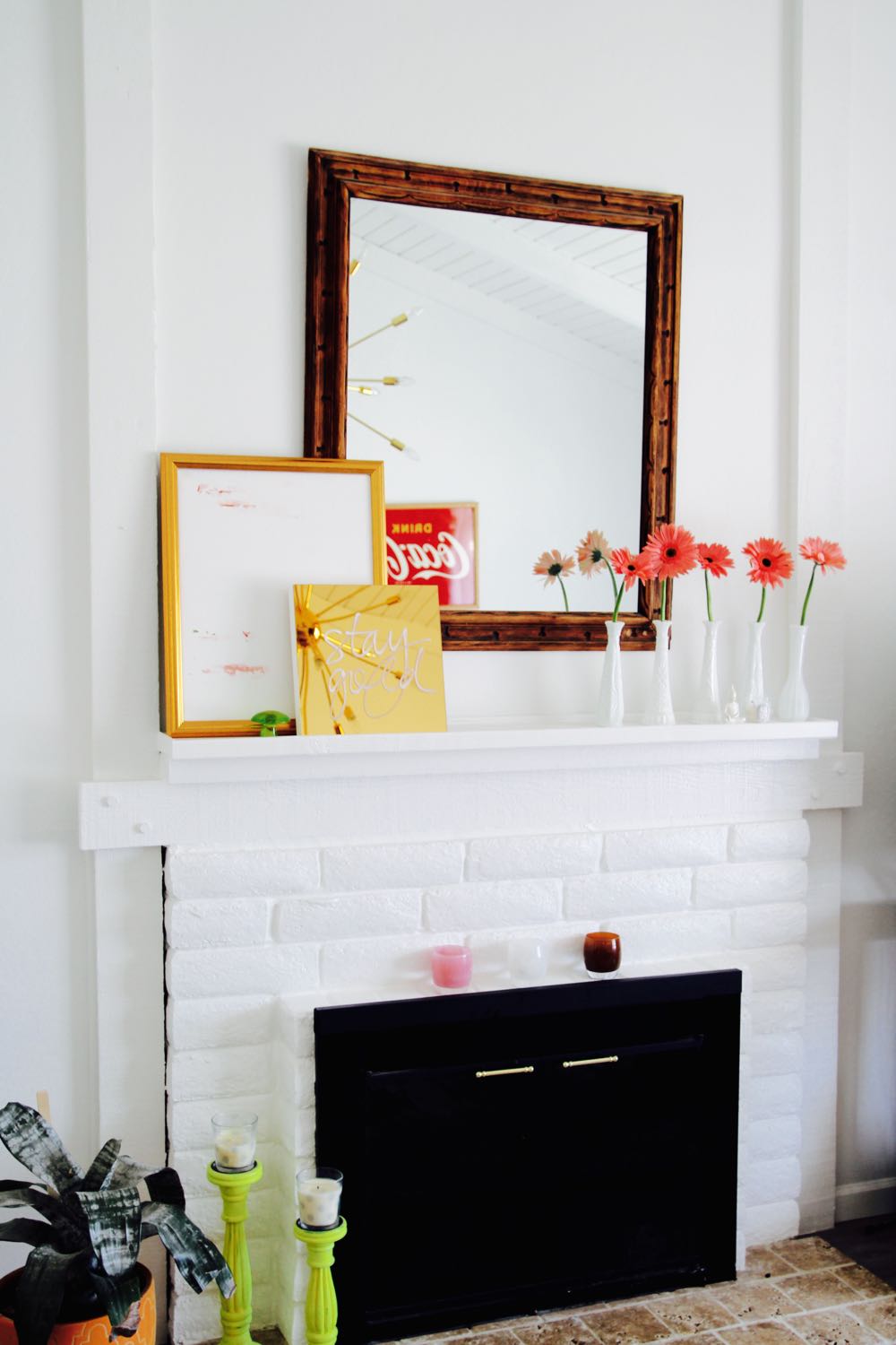 how to easily and inexpensively style a mantle 