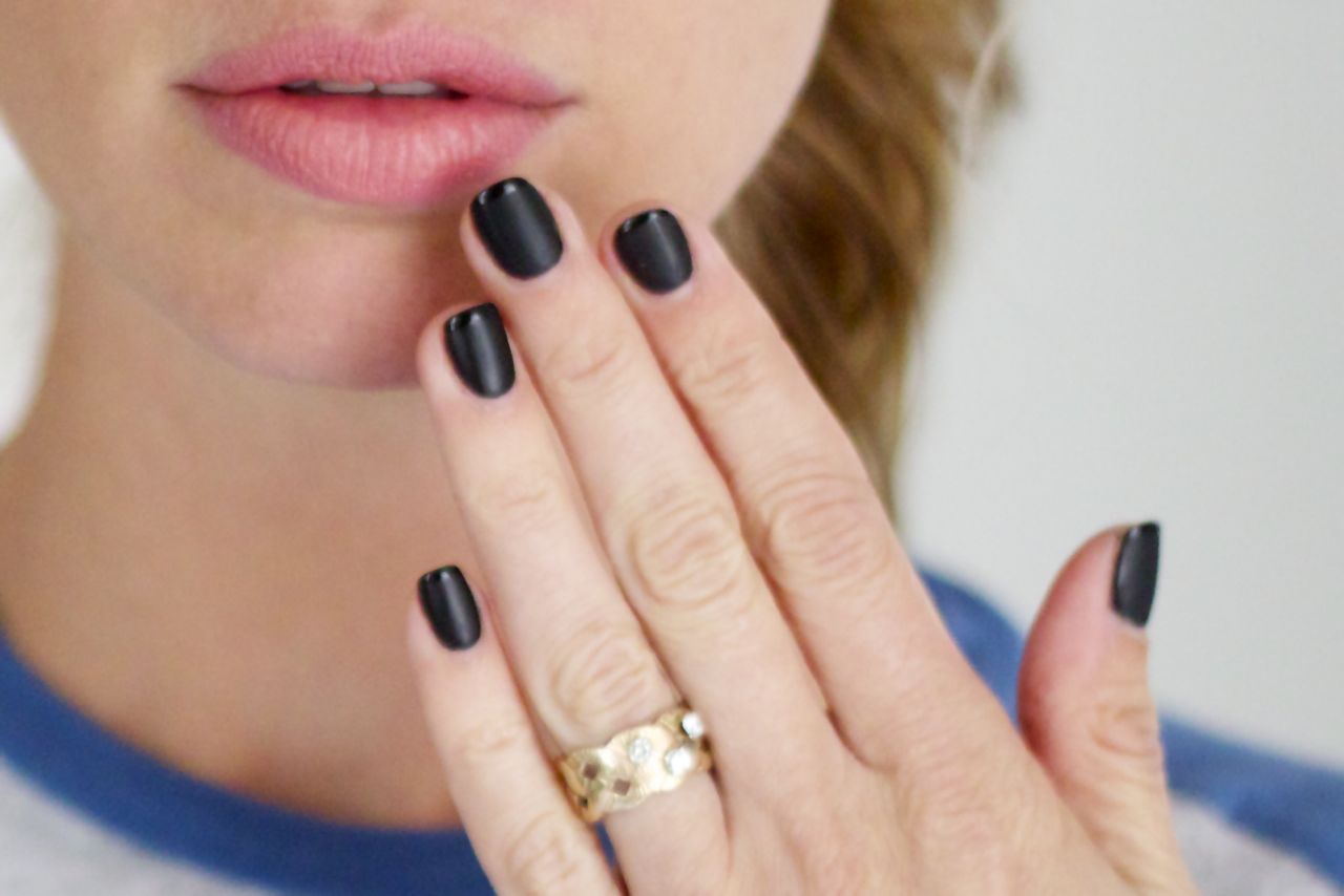 how to create a matte black french manicure