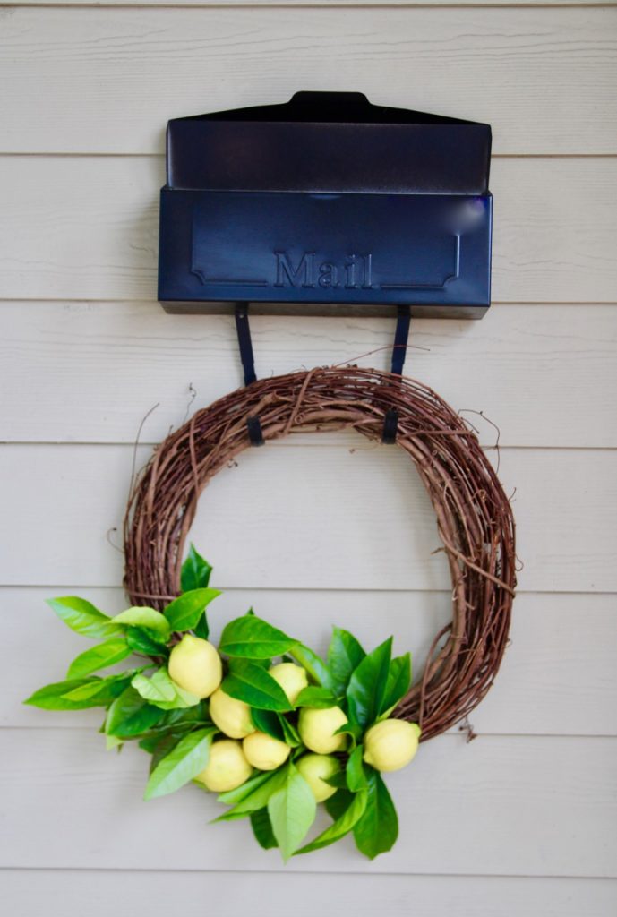 how to make a simple wreath with lemons