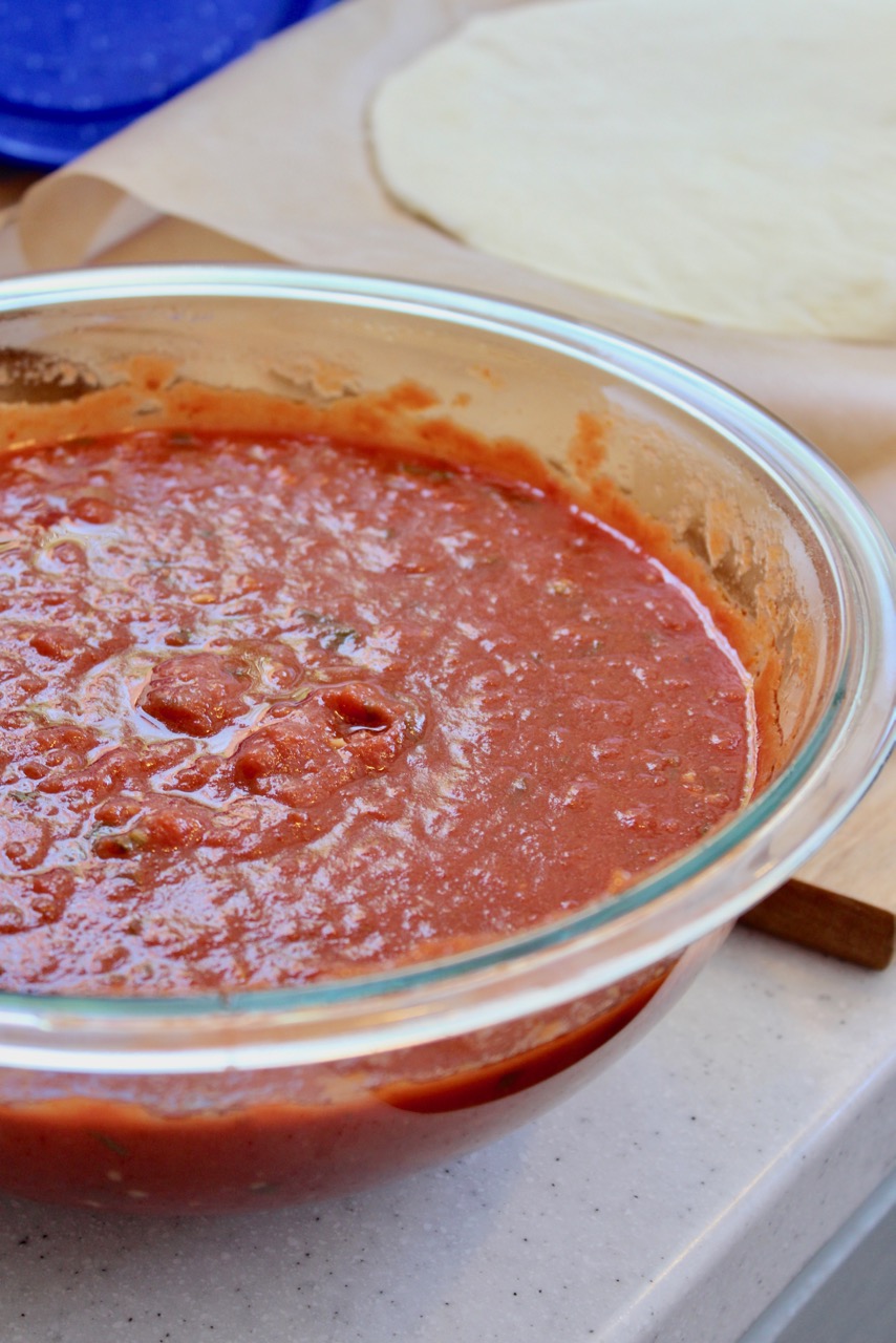 how to make the sauce for a homemade pizza