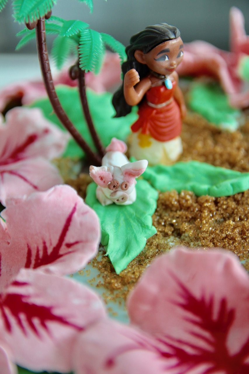 how to make a moana theme birthday cake out of fondant