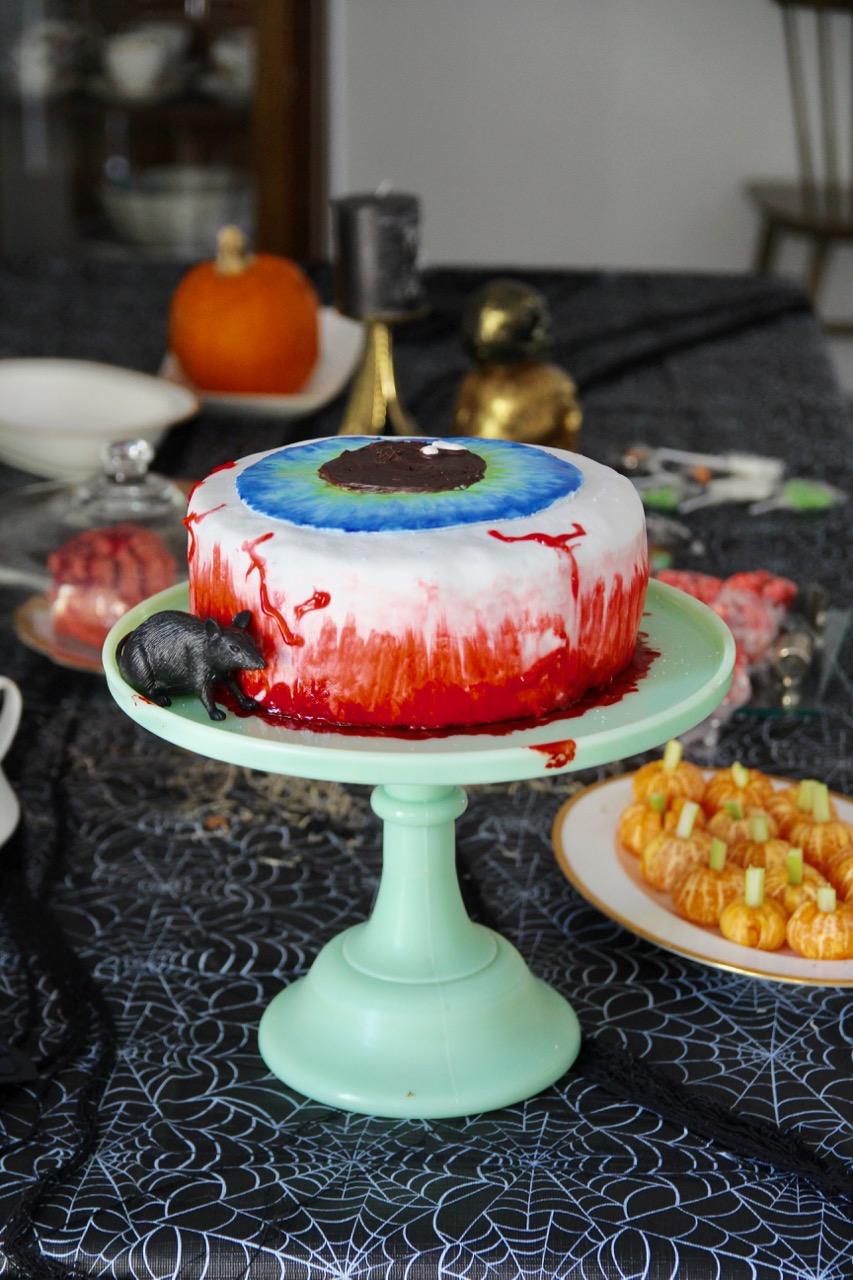 how to make a bloody bloodshot eyeball cake