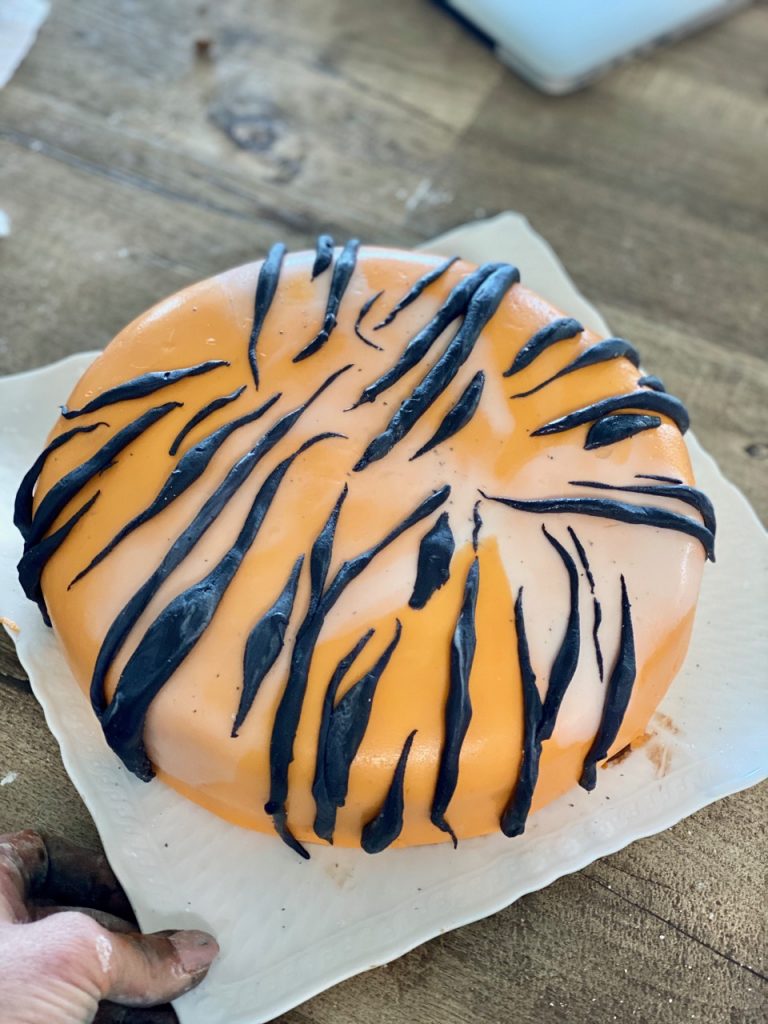 fondant cat cake with tiger stripes